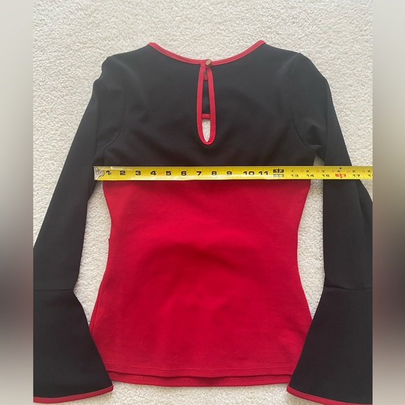 BLACK/RED DETAILED LONG BELL SLEEVE TOP - Picture 8 of 9